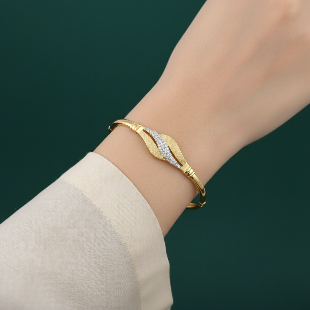 18K Gold Plated Pavé Leaf Textured Bracelet