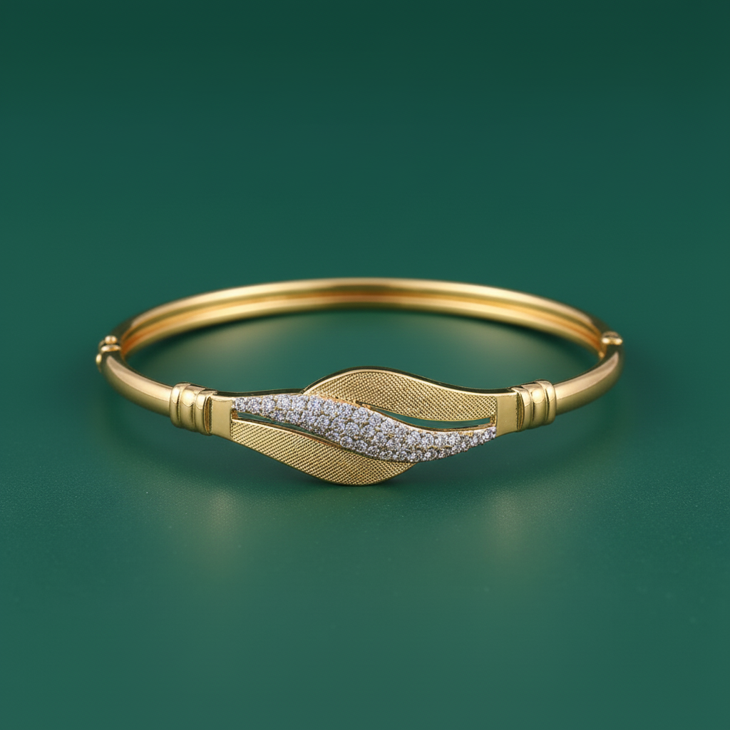 18K Gold Plated Pavé Leaf Textured Bracelet